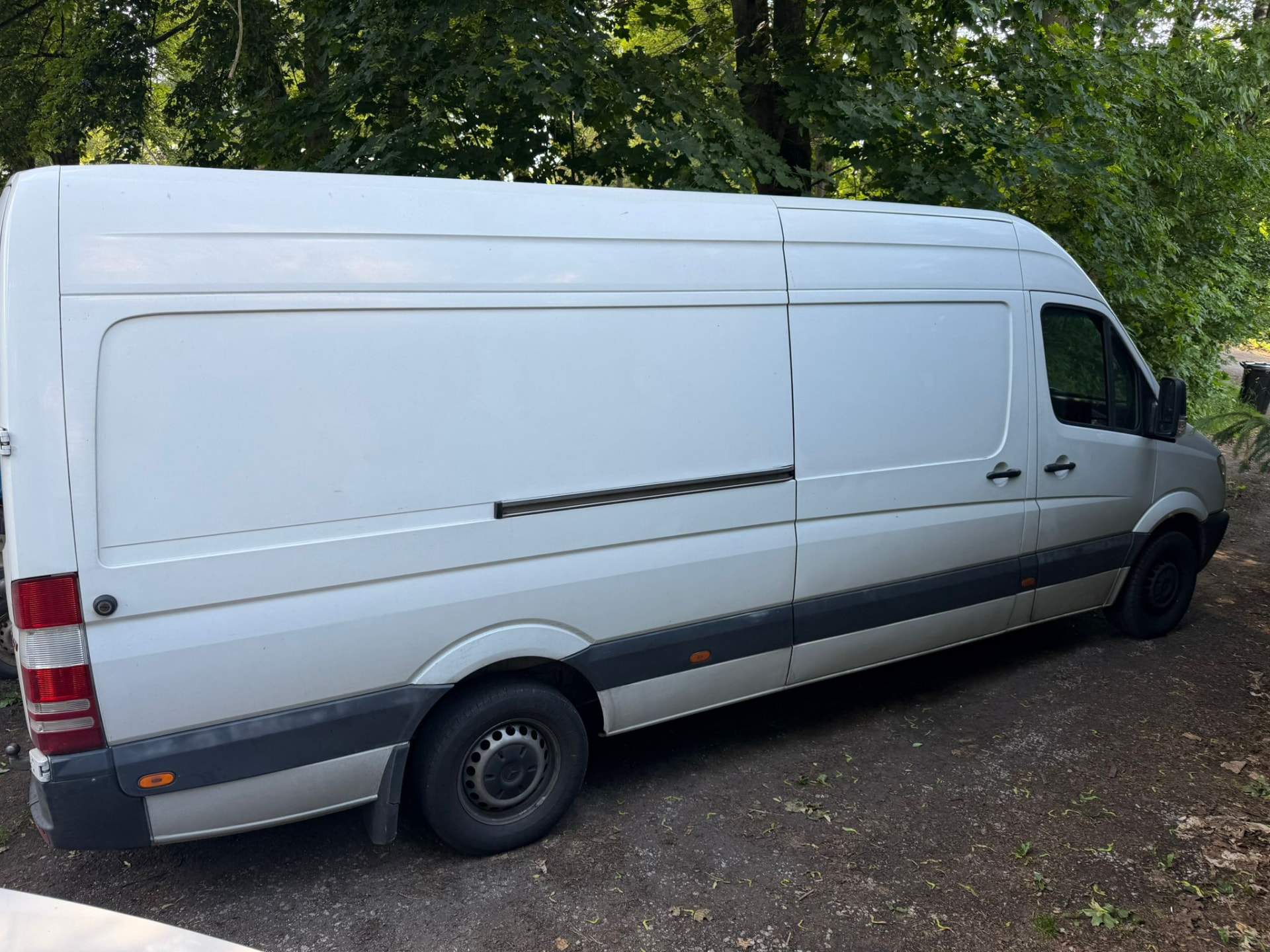 Mercedes-Benz Sprinter – Bílá dodávka, foto 1